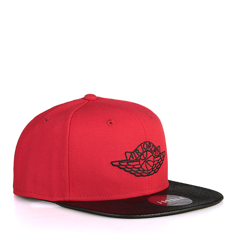  красная кепка Jordan Jordan 2 Snapback 724891-687 - цена, описание, фото 1